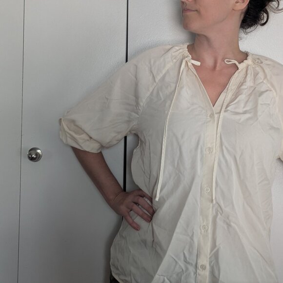 Everlane gathered shirt in butterlite bone ALTERED m - Picture 2 of 3
